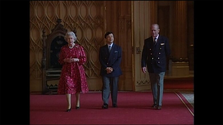 2001年、イギリスを訪問し、エリザベス女王と面会された天皇陛下