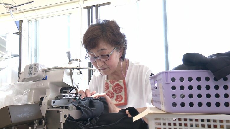 「Magic Hour Sewing」の縫製職人さんが仕事をしている様子