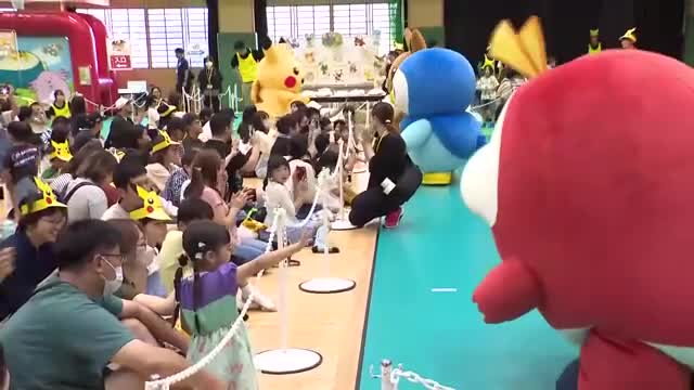 ピカチュウたちのパレードに子どもたち歓声 のと里山空港「空の日フェスティバル」