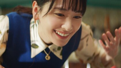 新垣結衣がキッチンで魅せる！　香りにうっとり、おいしい食事に悶絶…どの瞬間も目が離せない