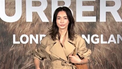 長谷川京子 離婚発表後初めての公の場に 新田真剣佑・尾上松也らとバーバリーのイベントに登場