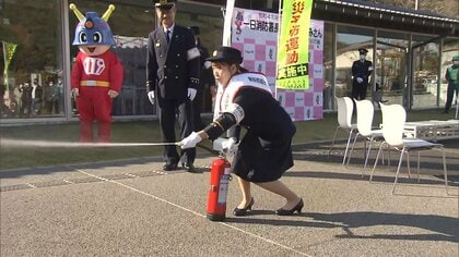 「暖房器具の使用が増える。注意を」高橋みなみさん　地元･八王子で一日消防署長 火災予防訴える