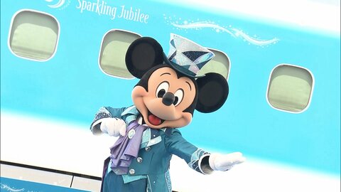 東京ディズニーシー25周年を記念　特別な衣装に身を包んだミッキーやミニ―などが描かれた特別塗装　“スパークリング・ジュビリー”をテーマにした東海道新幹線お披露目