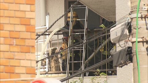 青山のマンションで火災 住人2人病院に搬送