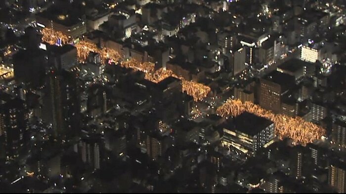 2023年 上空から撮影 光の帯のように見える