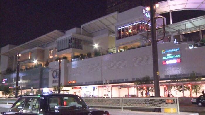 女が出産したトイレのある商業施設