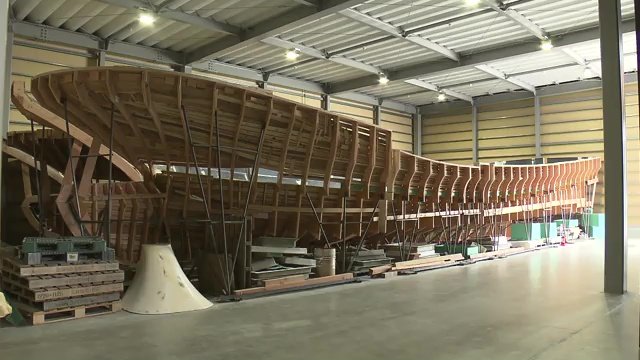 建造中の漁船
