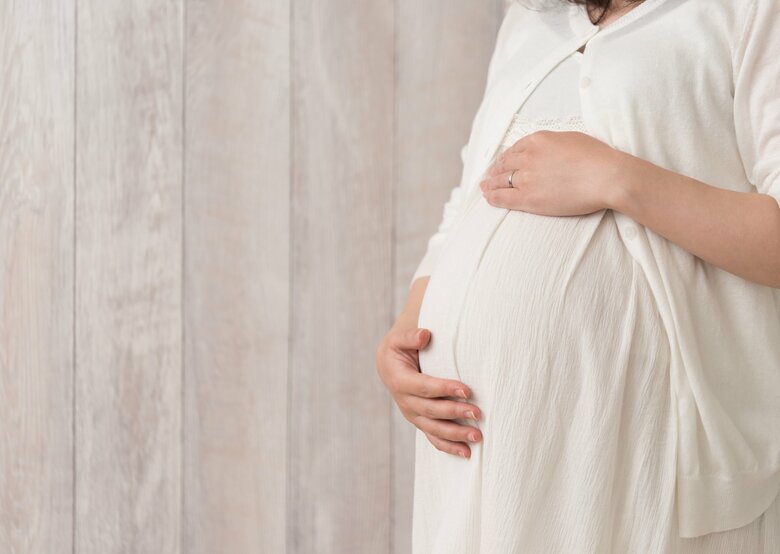 今まで普通だった「妊婦生活」が送れない…コロナ禍で働く妊婦たちの尽きない悩み｜FNNプライムオンライン