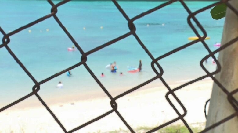 「え、なんで？」沖縄ビーチ 勝手に“入場料” 1人400円に観光客困惑…フェンスで囲い“独自ルール”に物議｜FNNプライムオンライン