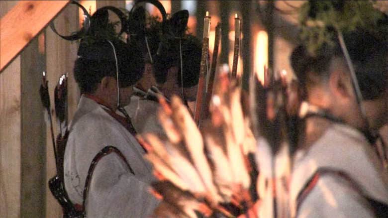 厳かな儀式の中、神楽歌が流れてくる
