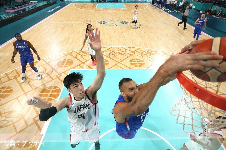 フランス戦での渡邉飛勇（30日、ピエール・モロワ競技場）