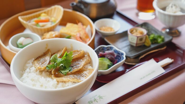 ノドグロの茶漬け御前(提供:日本将棋連盟)