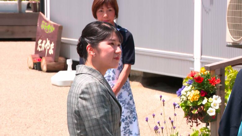 志賀町「道の駅とぎ海街道」で仮設店舗を視察された