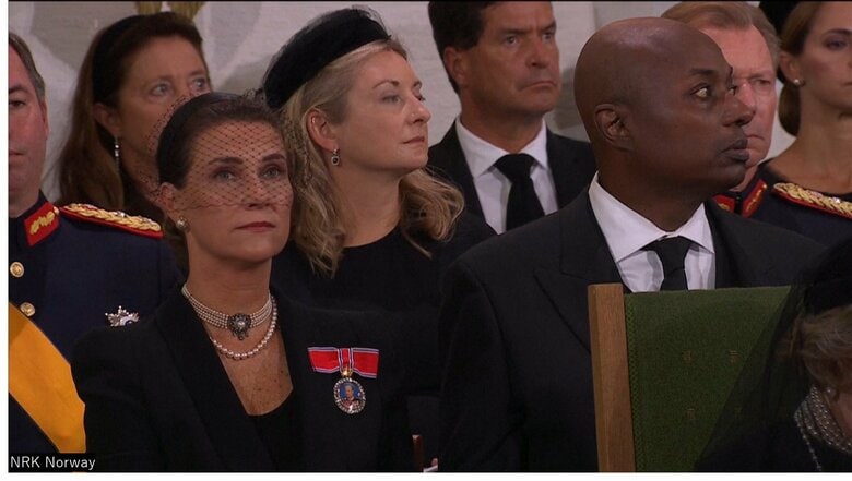 マッタ・ルイーセ王女（左）とデュレク・ベレット氏（右）