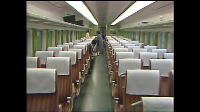 開業当時の200系列車の内装