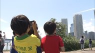 【動画】「空の下で思いが一つに」 報道カメラマンが捉えたブルーインパルス飛行