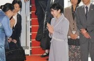 愛子さま訪問を現地メディアも報道…ラオスで親善の旅始まる　歓迎の民族舞踊に笑顔　初の親善訪問初日は国家主席を表敬へ