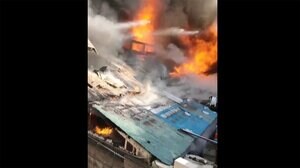 メッキ工場で火災 けが人なし 神奈川・川崎市の住宅街で