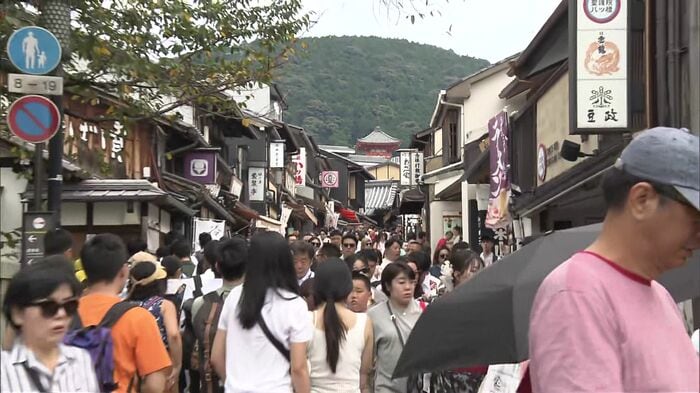 関西地方では猛暑や混雑が問題で見直しの動きが(資料)