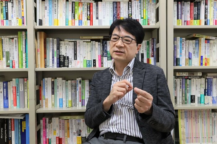 進化心理学者、明治大学情報コミュニケーション学部の石川幹人教授
