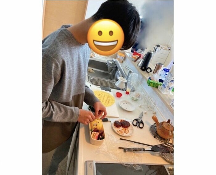 弁当を作る高校1年生の兄(提供:かとちゃん)