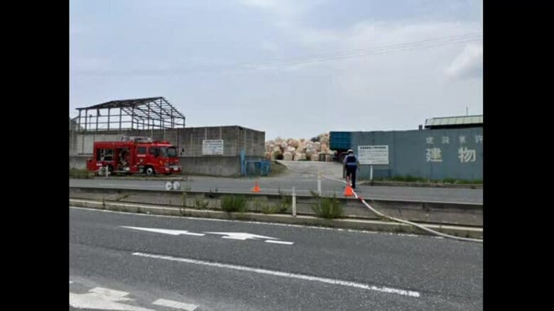 【速報】リサイクル工場で火事　木材破砕機から出火か　けが人の情報なし｜FNNプライムオンライン