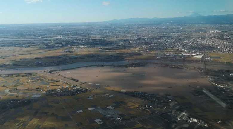 栃木県佐野市 上が渡良瀬川・下が秋山川 中央部分が浸水