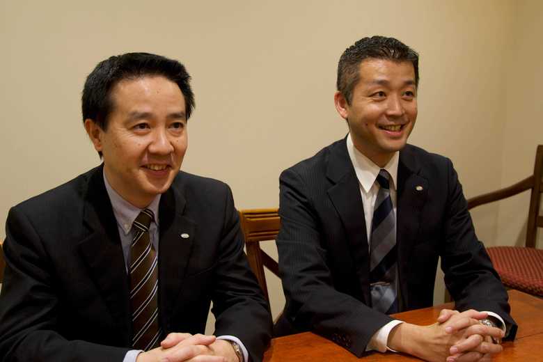 小池真一郎部長(左)と北見忠広課長
