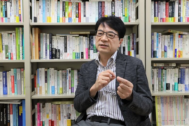 進化心理学者、明治大学情報コミュニケーション学部の石川幹人教授