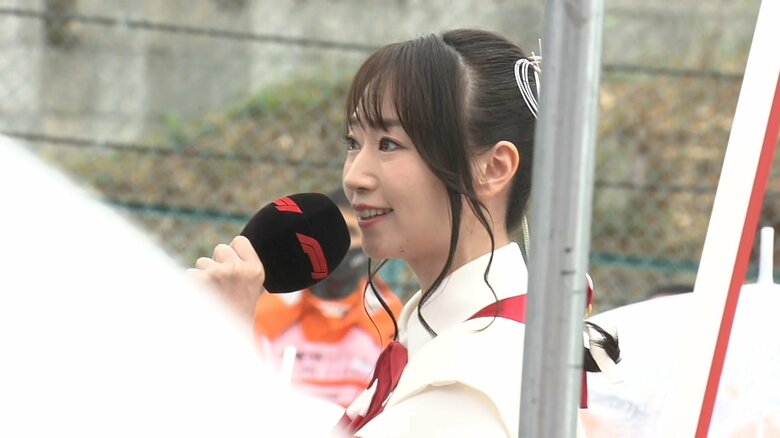 国歌を独唱した水樹奈々さん