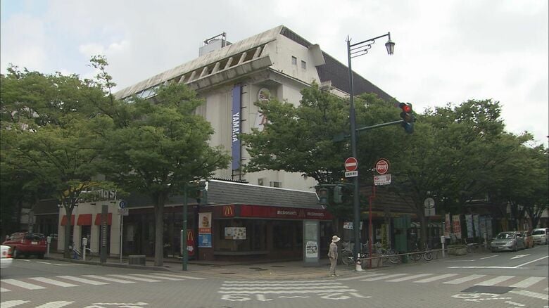 『ケンタッキー』『マクドナルド』『ミスタードーナツ』万代シテイの再開発に伴い撤退（2011年）