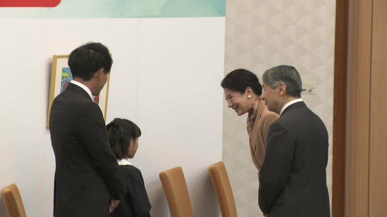 志摩市で小中学生と懇談される両陛下