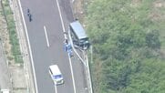 【続報・磐越道マイクロバス事故】26人けが・17歳高校生が死亡　反対車線にも乗客が投げ出されたか