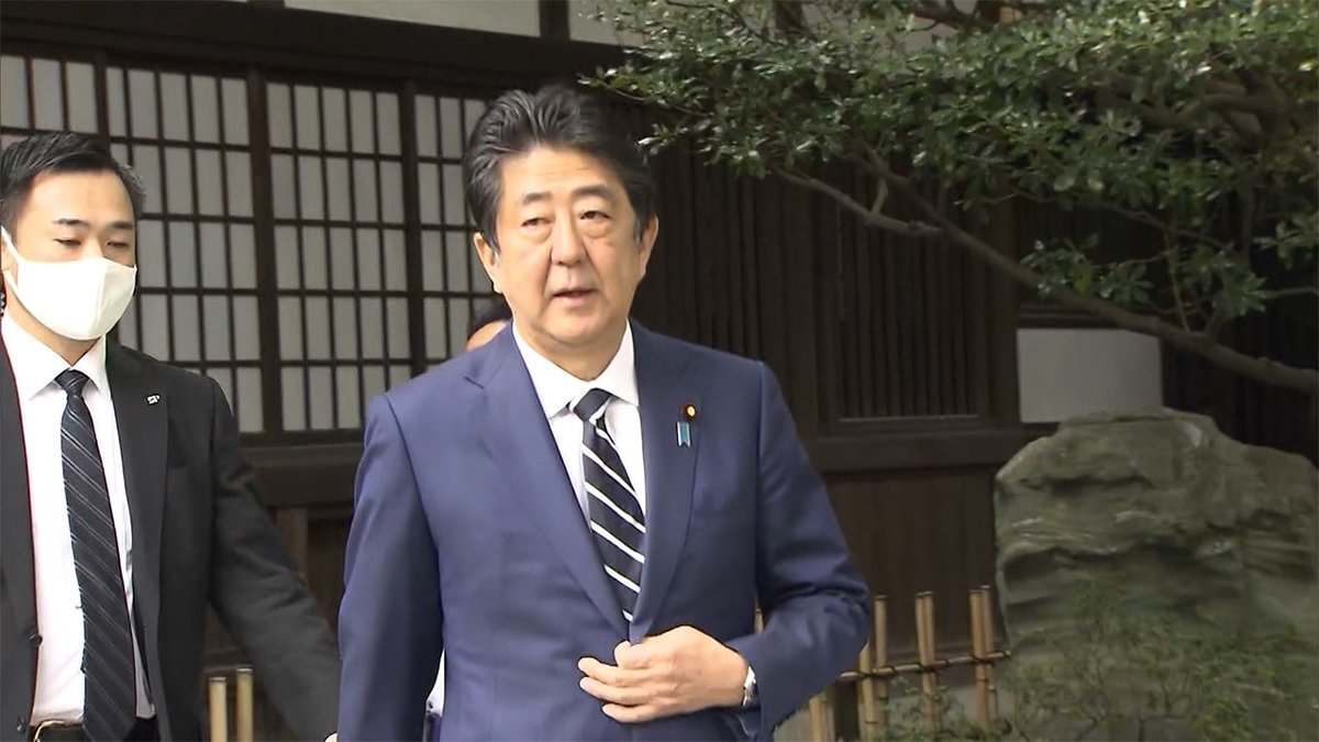 New 安倍前首相が靖国参拝 New 安倍前首相が靖国参拝