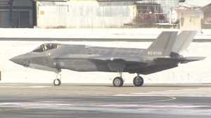 育つ/育てる戦闘機の空自F-35Aステルス戦闘機、三沢で初飛行訓練