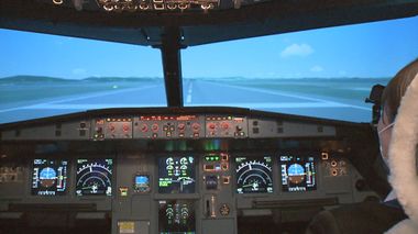 10万円の超リアル「パイロット体験」プラン コロナ禍で深刻な打撃…航空会社の“秘策”