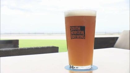 高知新港を一望できるレストラン開店　クラフトビールや自家焙煎コーヒーを味わえる　2024年には“オール高知”のビールも