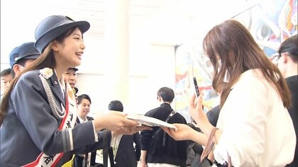 朝の通勤ラッシュに合わせ痴漢撲滅呼びかけ「見かけたら周囲も協力を」　モデル・阿部なつきさんが渋谷警察署で一日署長