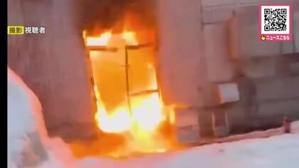 【従業員約100人が避難】爆発し炎上か…内部から噴き出る真っ赤な炎「食品工場」で火災“釜のようなもの”から「ボン！」という音…警察と消防が出火原因詳しく調べる〈北海道札幌市〉