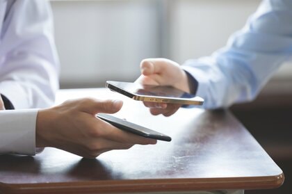度胸試しのような指示から盗撮行為を繰り返すことも(画像:イメージ)