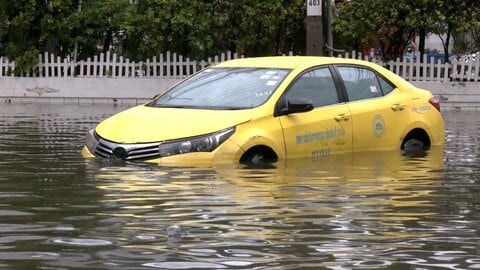 バンコク大雨で大規模な冠水被害　3人死亡 約4200人が避難