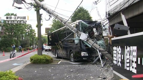 大型バスの事故相次ぐ　東京・江戸川区で300メートル暴走後電柱に　大阪・四條畷市ではトラックに追突