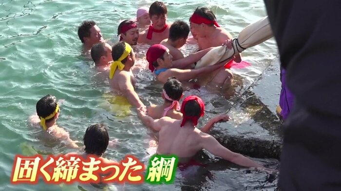 なかなか綱は切れない…