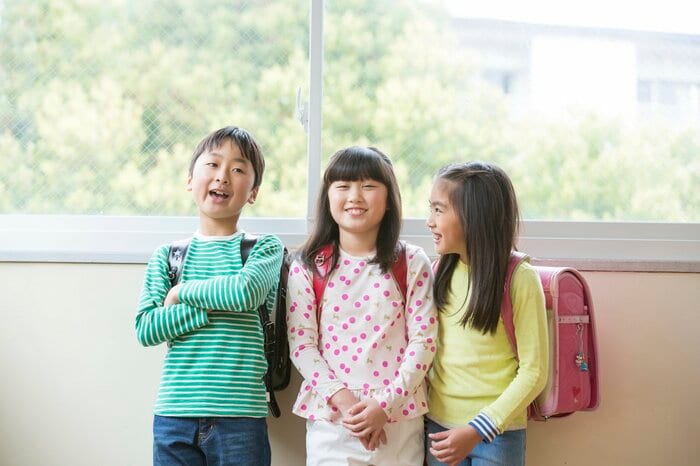 学童は地域によって運営のあり方が異なる(画像:イメージ)