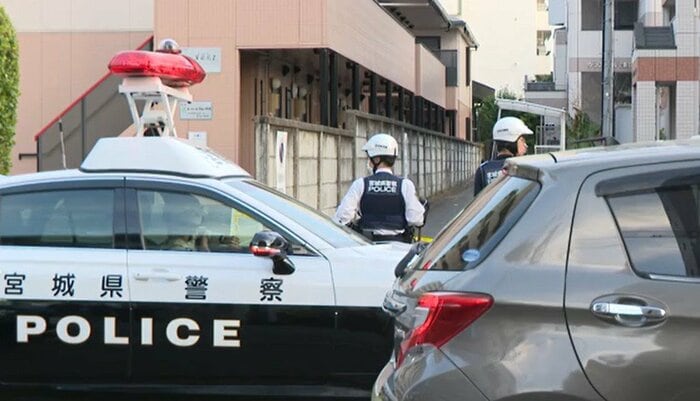 マンション周辺は警察が通行規制も