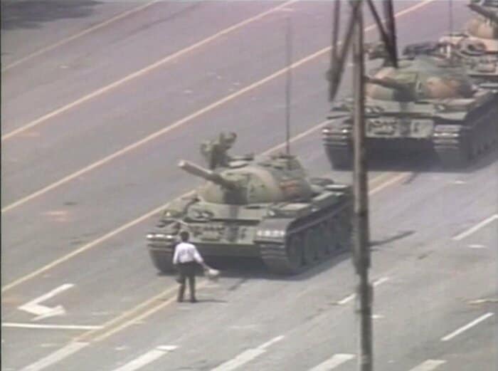 戦車の前に立ちはだかった男性(1989年6月4日)