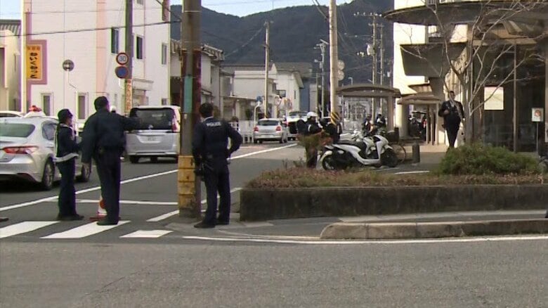 【速報】住宅に拳銃を持った男が立てこもりか　警察官訪問時に発砲　警察は住宅周辺を規制　広島・福山市｜FNNプライムオンライン