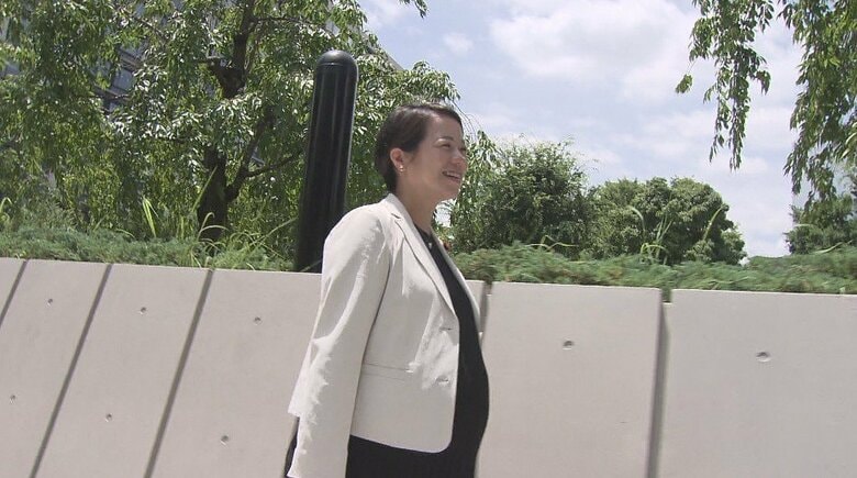 臨月の藤田ひかる議員36歳　妊娠を公表し国政へ　体調を気遣いながら政治活動「必死の半年間」　横になれる場所を用意するも、1時間おきのスケジュール　産休期間は休むべきとの声も「選択肢が認められる社会に」｜FNNプライムオンライン
