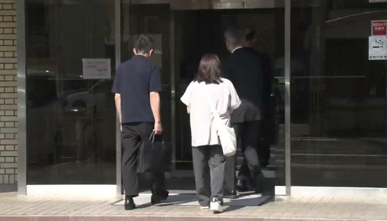 【速報】「調査中であることを理由に説明を避けている」　パワハラ訴える遺書残し転落死した19歳の社員　遺族が“事実関係”説明など求める要望書提出のため勤務先へ　四国電力送配電｜FNNプライムオンライン