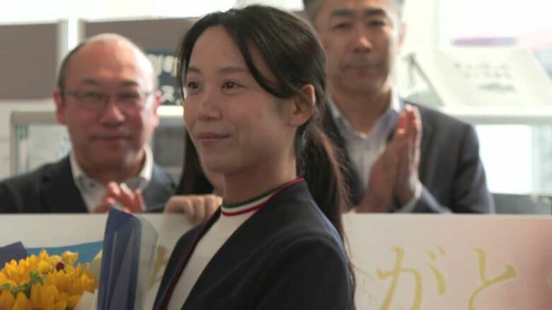 スピードスケート高木美帆さん地元・幕別町を表敬訪問し現役引退の報告＿『お疲れ様でした！』町民からの拍手と声援に“美帆スマイル”〈北海道幕別町〉｜FNNプライムオンライン